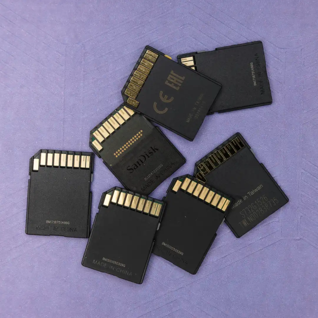 SD cads in Backup Disaster Recovery Product Photos article in Dropicts.com website