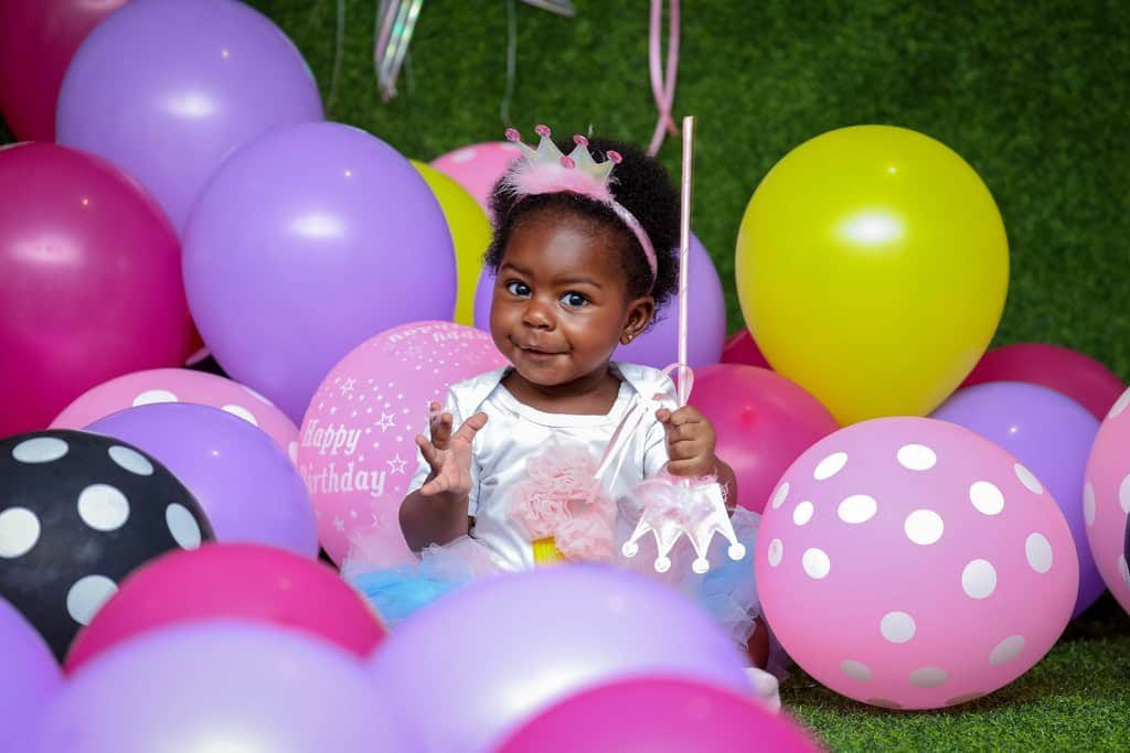 6 Photoshoot Ideas for 1 Year Old Baby Girl and How To Take It