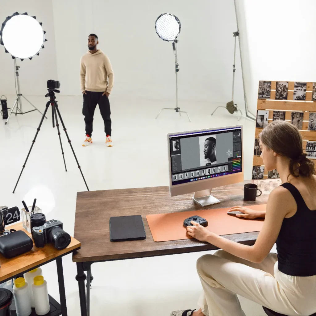 The process or Tethered Shooting in the Tethered Shooting Product Photography article in Dropicts.com
